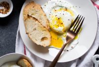 Çılbır: Turkish Poached Eggs with Garlic Dill Yogurt Recipe