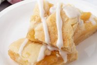 Cinnamon-Apple Pie Bars with Vanilla Glaze