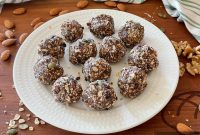 Balanced Breakfast Energy Balls for Busy Mornings