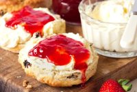 Fluffy Buttermilk Raisin Scones Recipe