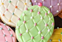 Decorated Fondant Easter Egg Cookies
