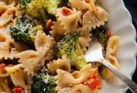 Sun-Dried Tomato and Broccoli Pasta Recipe