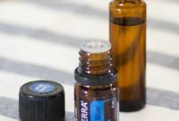 Deep Blue Essential Oil: Uses, Benefits and Application Tips