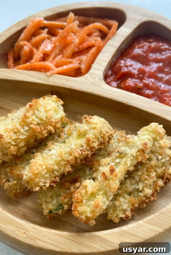 Zucchini fries served with marinara sauce