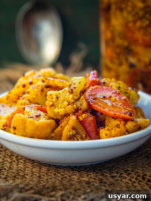 Gajar Gobhi Shalgam Achar