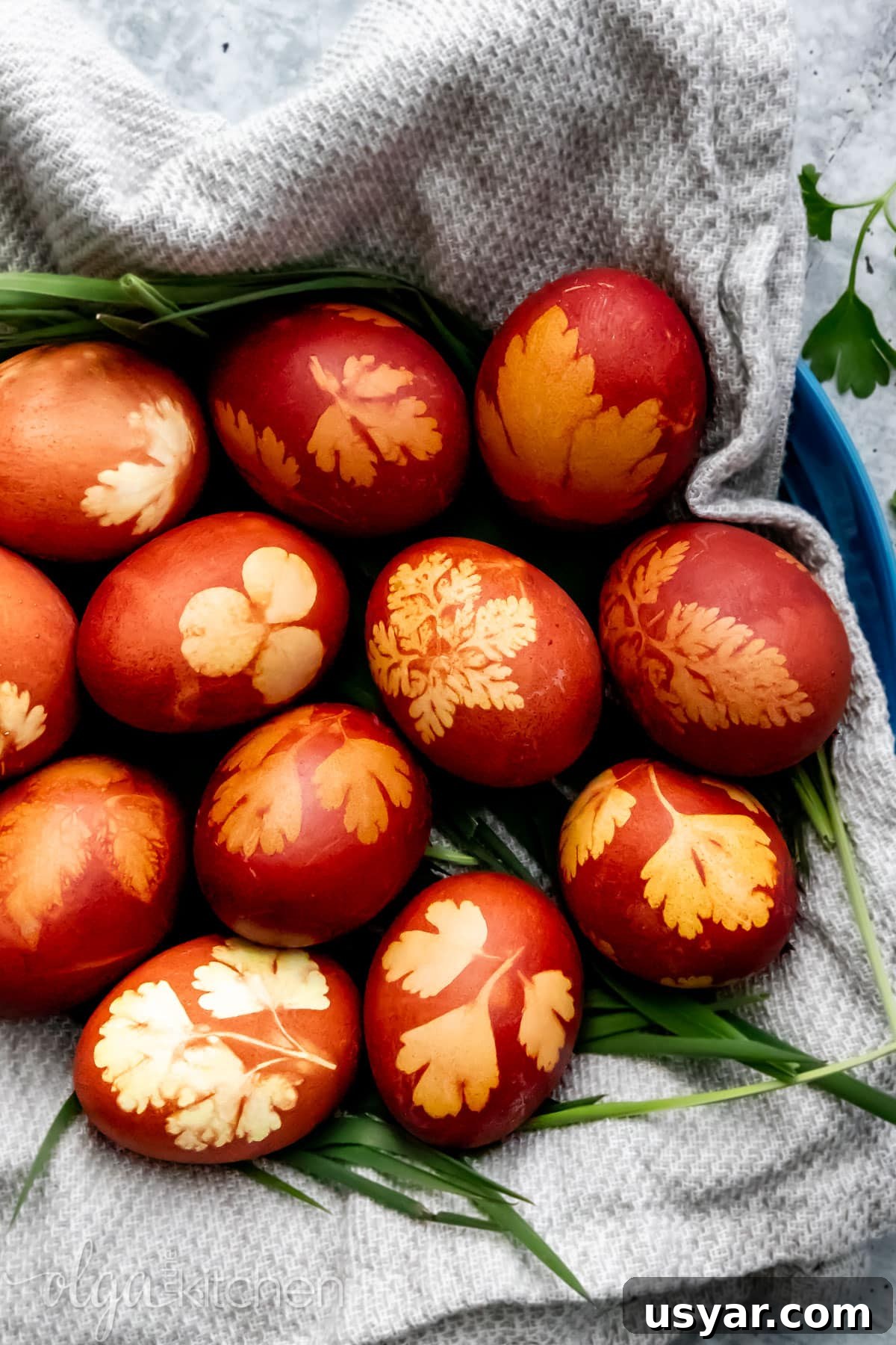 Natural Easter eggs made from onion skins and herbs. How to naturally dye Easter eggs using onion peels.