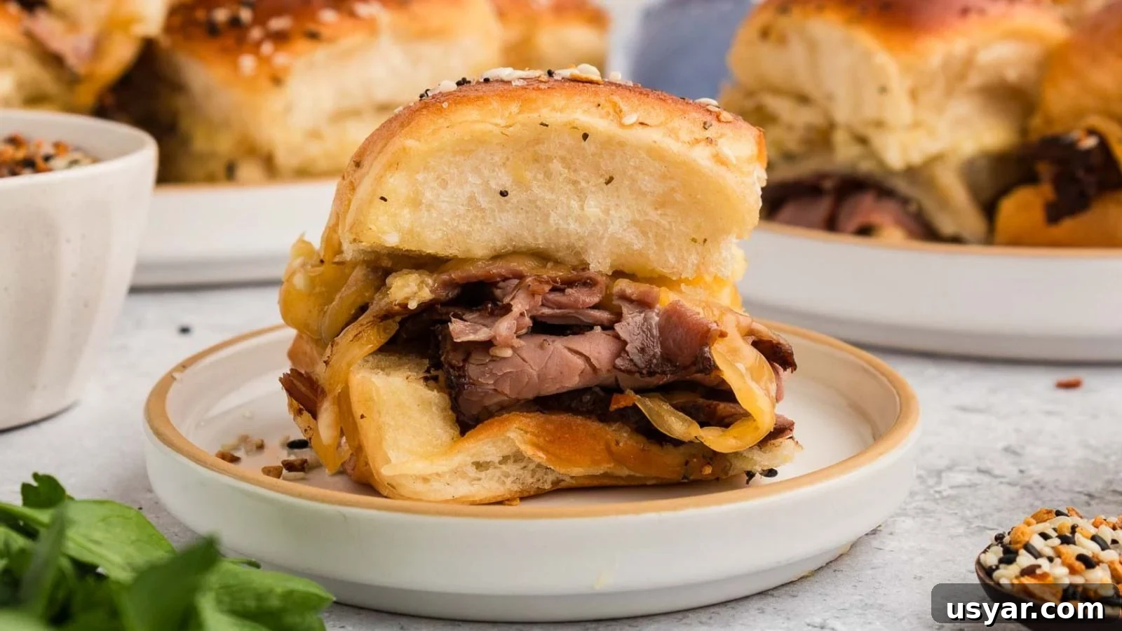 17 Potluck Appetizers to Get the Party Started 10 Roast beef sliders served on soft rolls with horseradish sauce.