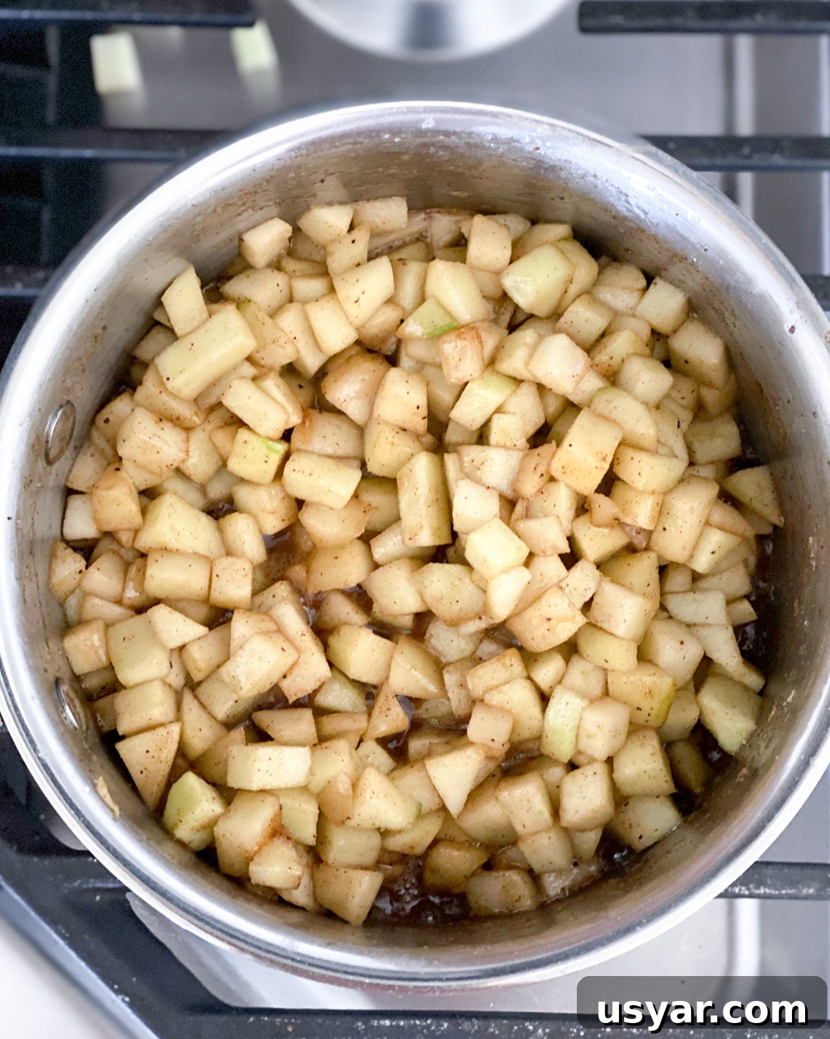 Cinnamon Rolls Stuffed with Apple Pie Filling 5 apples cooking